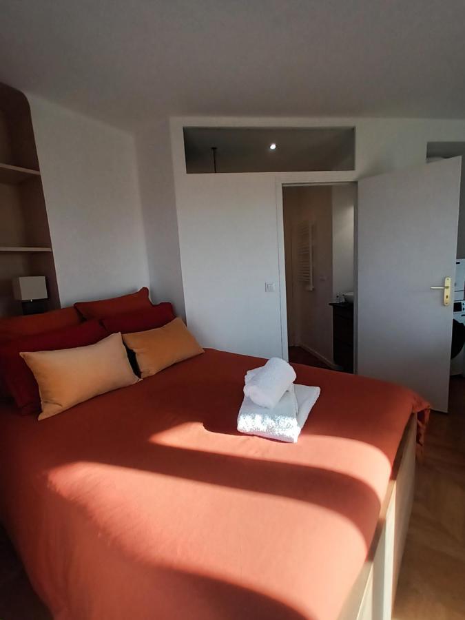 Paris Balcony Top Floor Room Екстер'єр фото