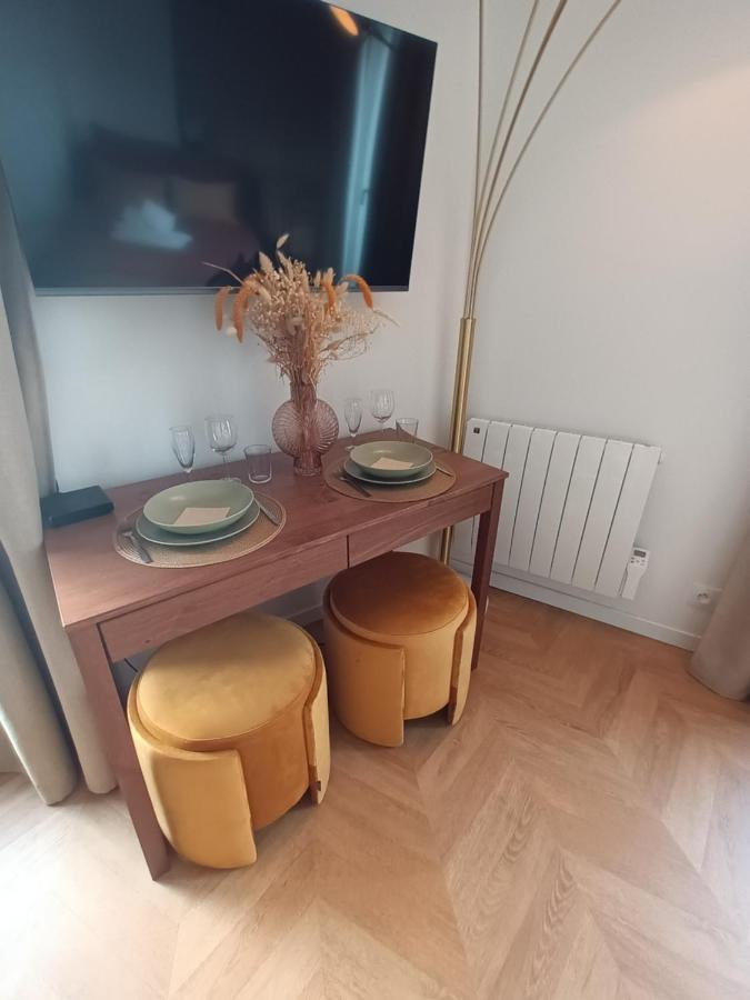 Paris Balcony Top Floor Room Екстер'єр фото